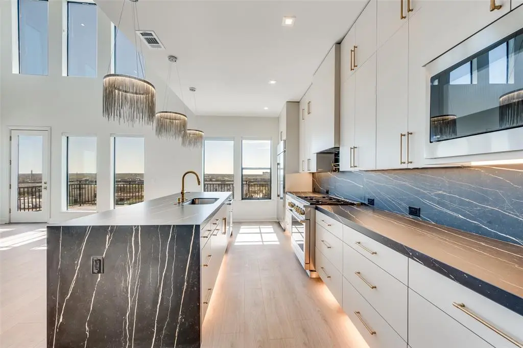 1900 S Ervay Street #602, Dallas, TX 75215