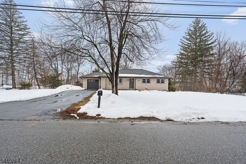 9 Adelaide Ter, West Milford Twp., NJ 07480