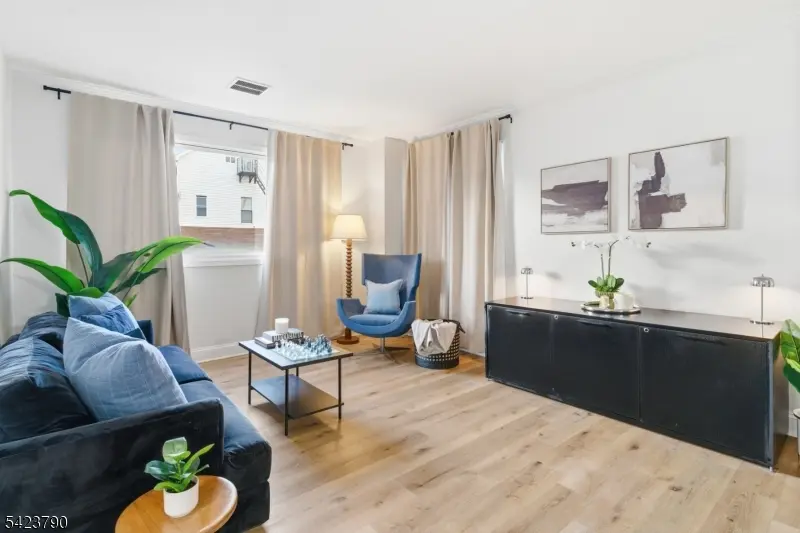 200 Paterson Ave 1A, East Rutherford Boro, NJ 07073