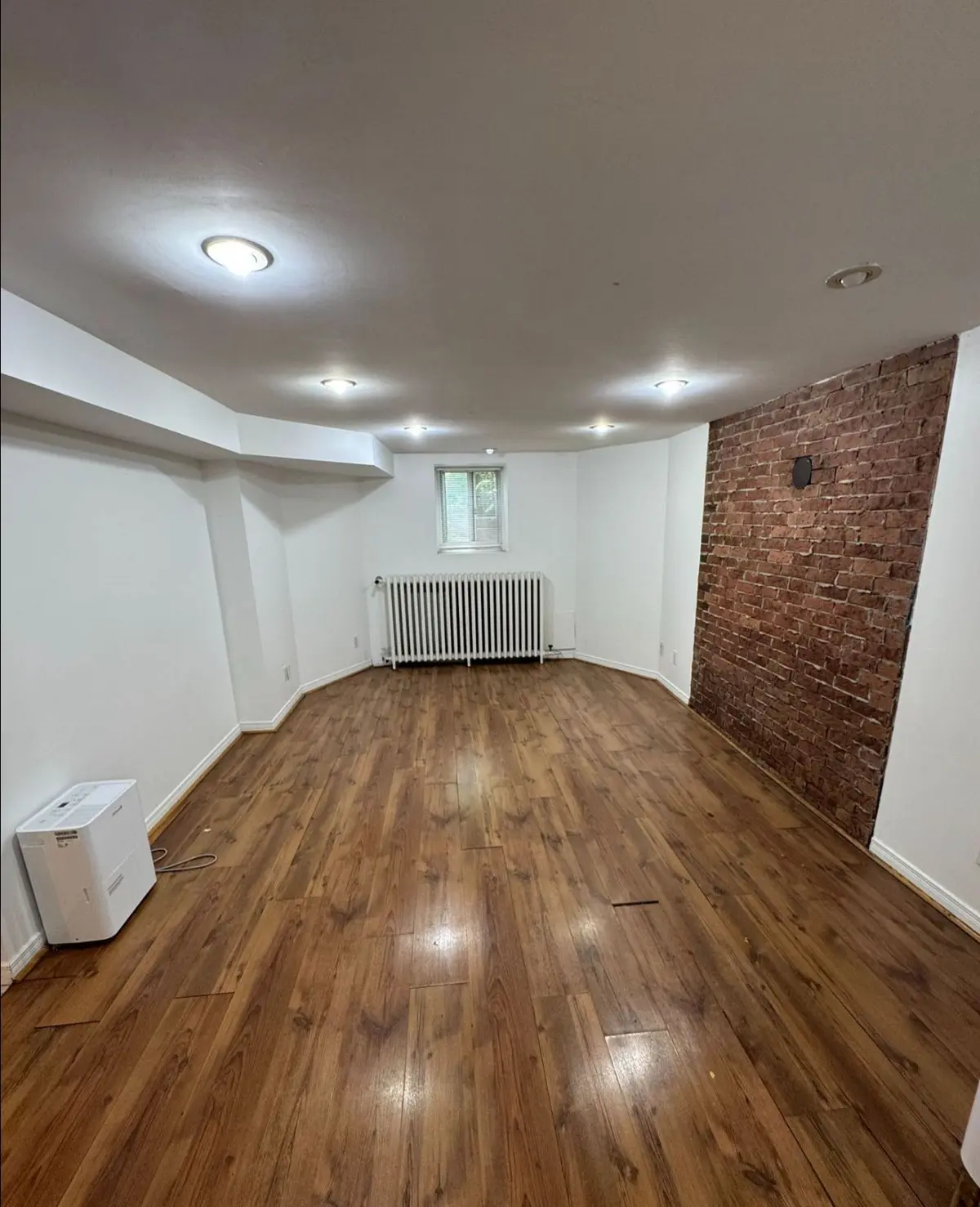 42 Keewatin AVE #Bsmt 1, Toronto C10, ON M4P 1Z8