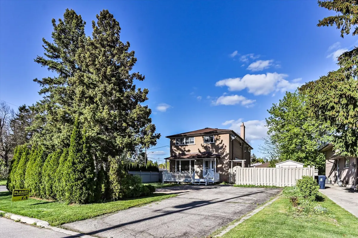 38 Logandale RD, Toronto C14, ON M2N 4H4