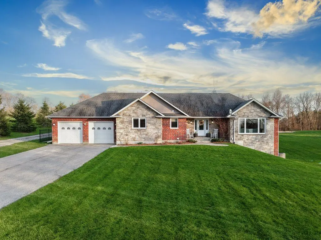 253 Zephyr RD NE, Uxbridge, ON L0E 1T0