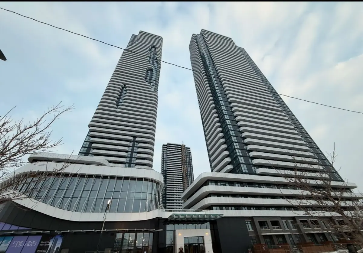 195 Commerce ST #708, Vaughan, ON L4K 5Z7