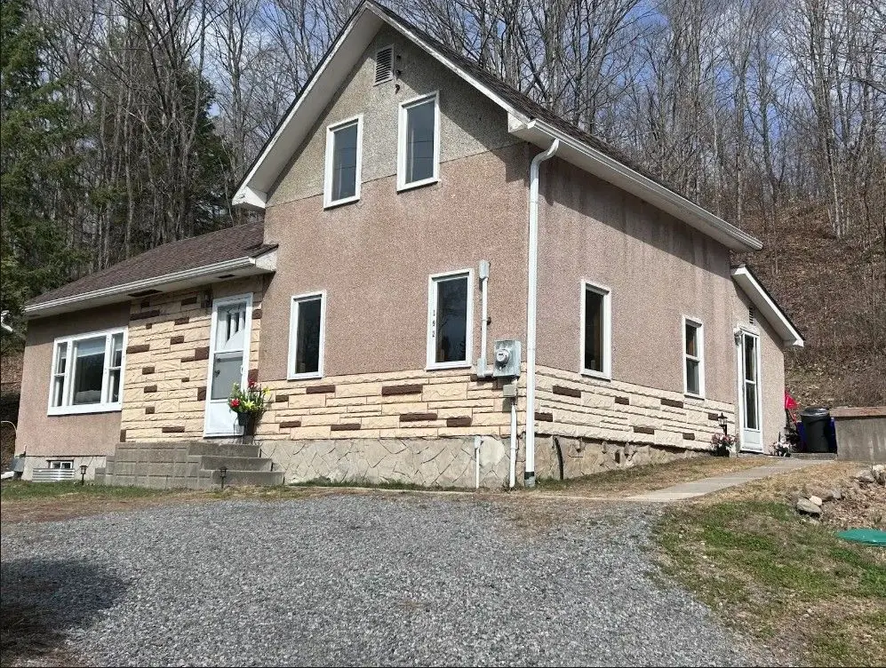 192 Monck ST, Bancroft, ON K0L 1C0