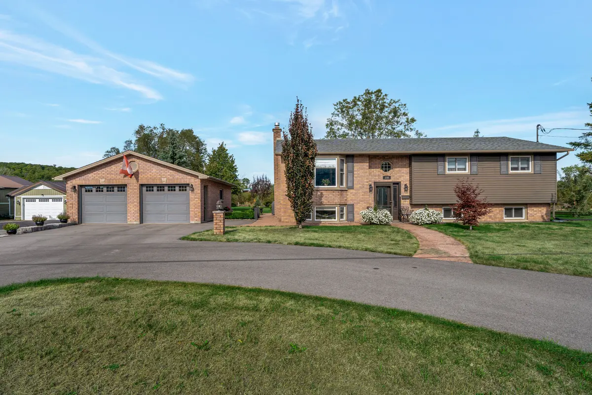 256 South Trent ST, Quinte West, ON K0K 2C0