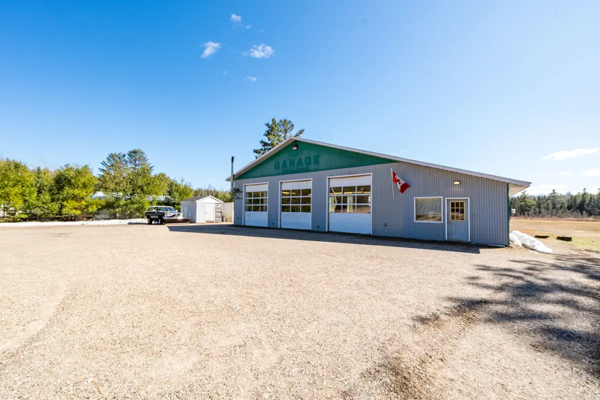 35707 Highway 17 HWY, Laurentian Hills, ON K7S 3G7