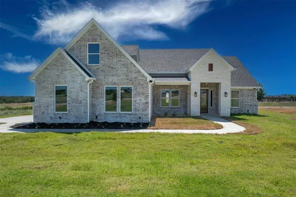 500 Kirkland Ct Court, Azle, TX 76020