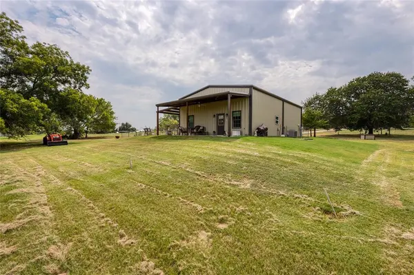 210 Spring Branch Trail N, Springtown, TX 76082