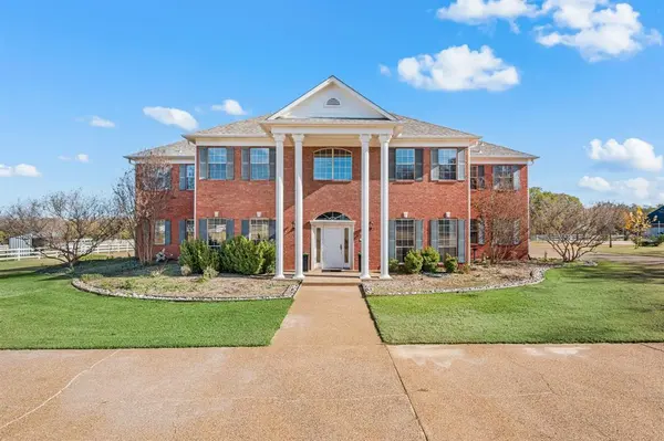 1077 Cardinal Drive, Bartonville, TX 76226