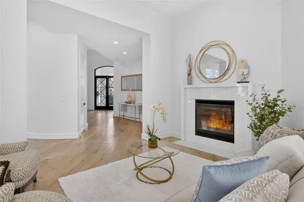 6011 Lakehurst Avenue, Dallas, TX 75230