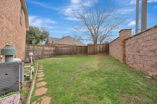 2400 Peach Blossom Court, Bedford, TX 76021