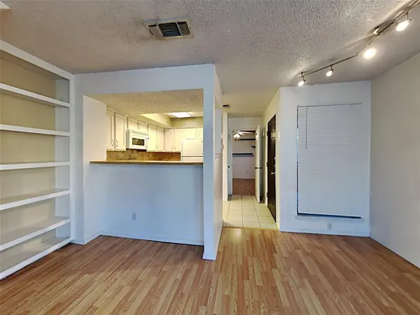 3121 Sondra Drive #208, Fort Worth, TX 76107