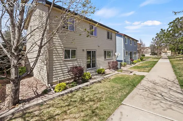 2227 Sierra Park DR, Colorado Springs, CO 80916