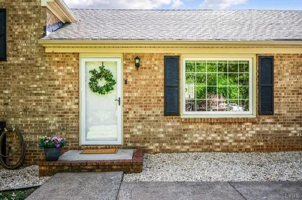 220 Maple Hills DR, Lynchburg, VA 24502