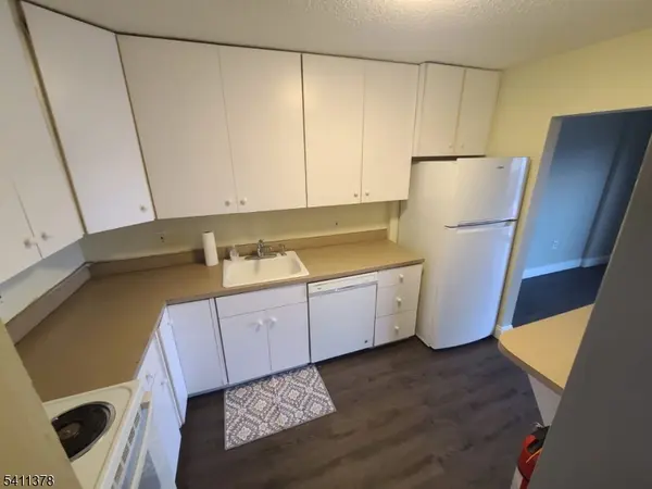 10 N Wood Ave #203, Linden City, NJ 07036