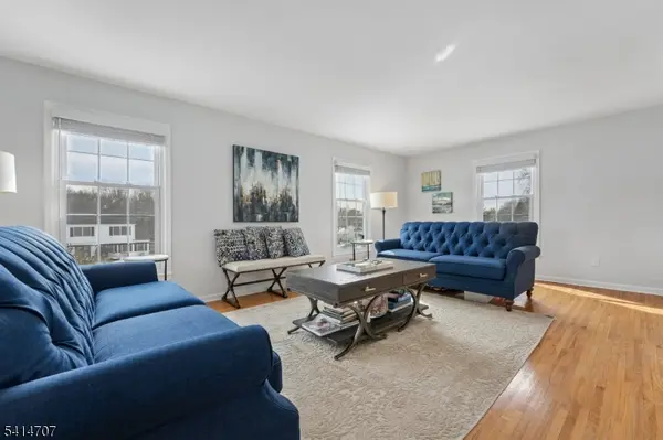 580 Heritage Rd, Long Hill Twp., NJ 07946