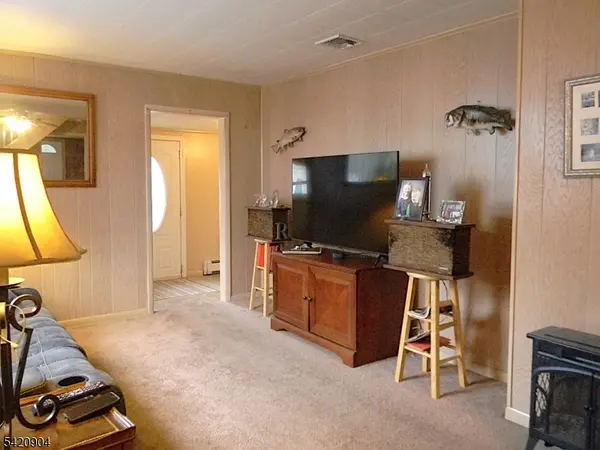 49 Mabie St, Franklin Boro, NJ 07416