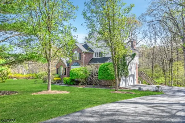 1 Bell Ct, Chester Twp., NJ 07930