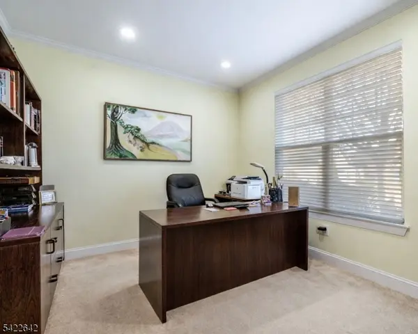 10 Ginkgo Ct, Franklin Twp., NJ 08873