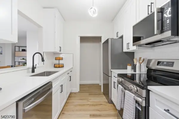 200 Paterson Ave 1A, East Rutherford Boro, NJ 07073