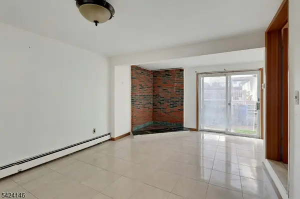 264 Lincoln Pl, Garfield City, NJ 07026