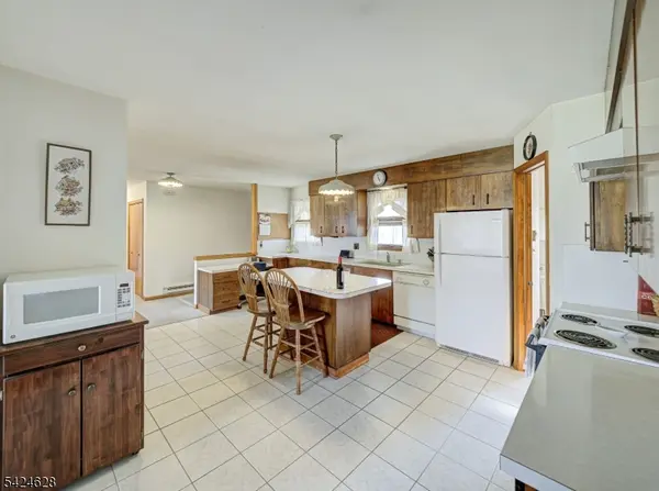 62 Pine Hill Rd, Delaware Twp., NJ 08559