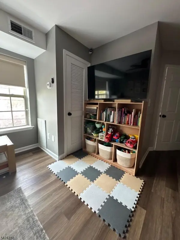 594-596 Jefferson Ave #203, Elizabeth City, NJ 07201