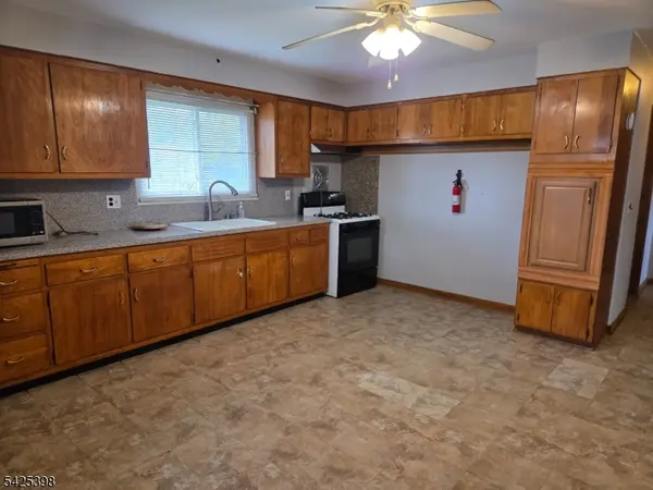 144 Raphael Rd, Totowa Boro, NJ 07512