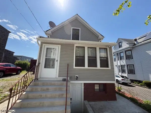 301 Lembeck Ave, Jersey City, NJ 07305