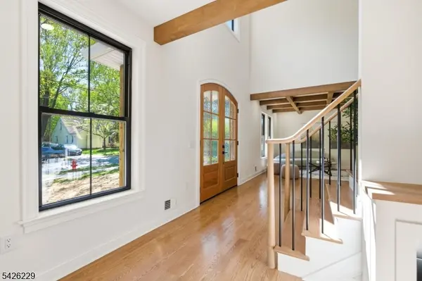 61 Hickory St, Metuchen Boro, NJ 08840