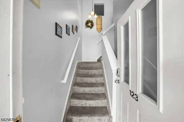 123 Chariot Ct, Piscataway Twp., NJ 08854