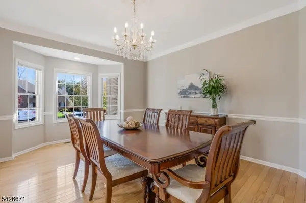 39 Briarwood Drive East, Warren Twp., NJ 07059