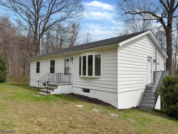 9 Fern Ct, Wantage Twp., NJ 07461