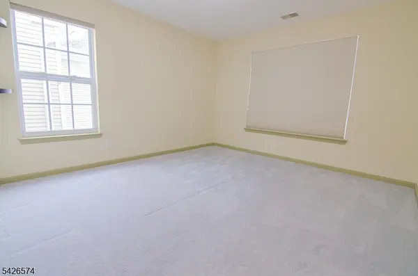 3027 King Ct, Green Brook Twp., NJ 08812