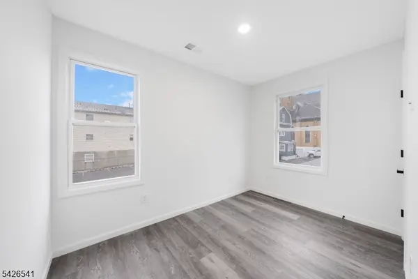 324 2Nd St #2, Elizabeth City, NJ 07206