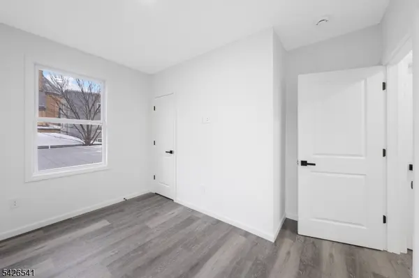 324 2Nd St #2, Elizabeth City, NJ 07206