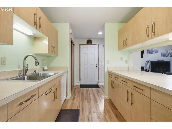 6208 NE 17TH AVE #J73, Vancouver, WA 98665