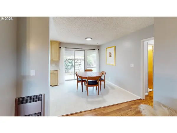 809 E 20TH ST, The Dalles, OR 97058