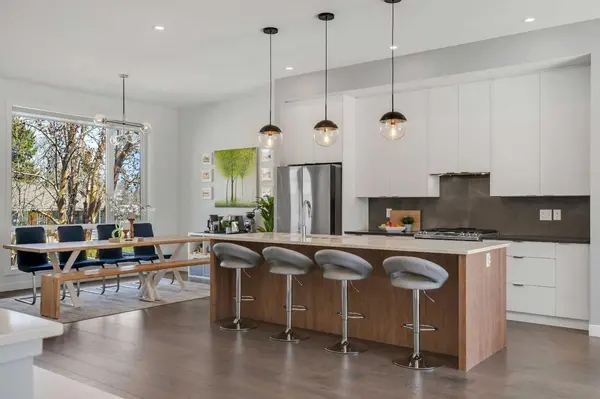 947 31 AVE NW, Calgary, AB T2K0A6