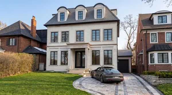 36 Ava RD, Toronto C03, ON M5P 1Y4