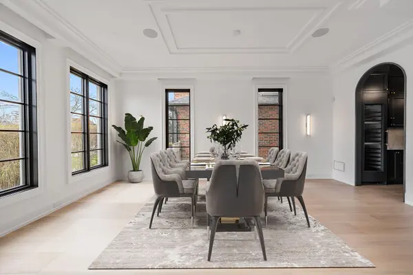 36 Ava RD, Toronto C03, ON M5P 1Y4