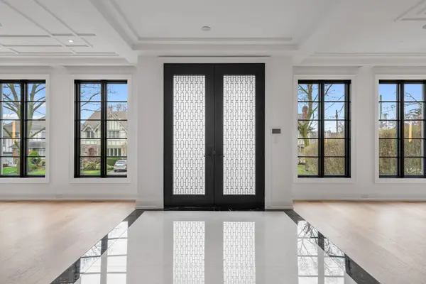 36 Ava RD, Toronto C03, ON M5P 1Y4