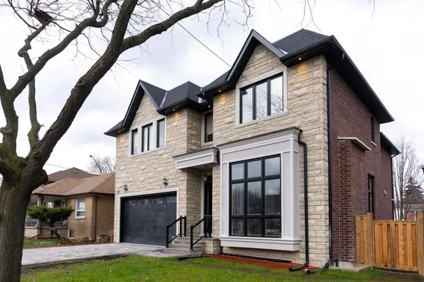 185 Fairholme AVE #Lower, Toronto C04, ON M6B 2X5