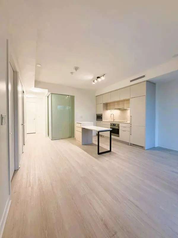 185 Alberta AVE #306, Toronto C03, ON M6C 0A5