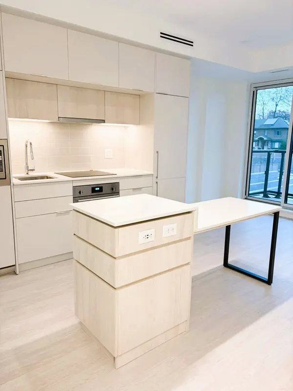 185 Alberta AVE #306, Toronto C03, ON M6C 0A5