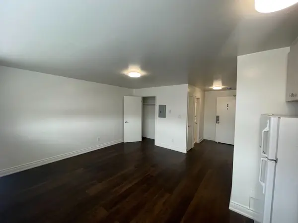 1991 Lawrence AVE E #1, Toronto E04, ON M1R 2Z2