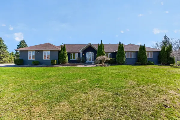 11 Steepleview CT, Oshawa, ON L1H 0S6