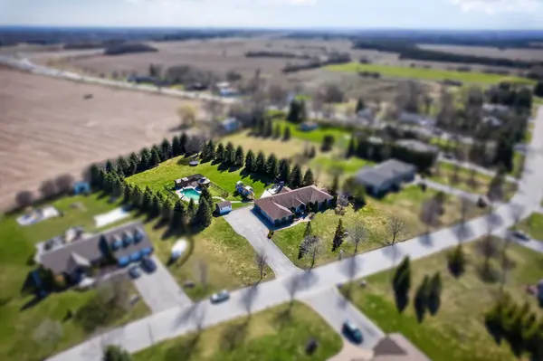 11 Steepleview CT, Oshawa, ON L1H 0S6