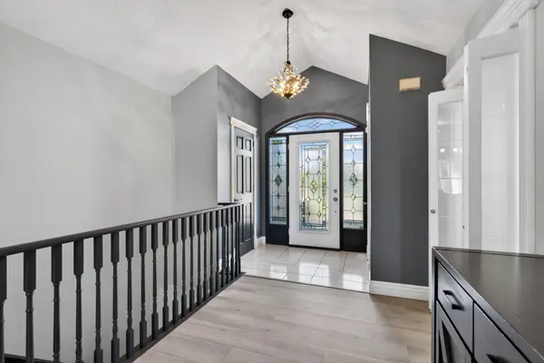 11 Steepleview CT, Oshawa, ON L1H 0S6