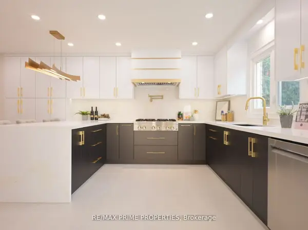 137 Old Surrey LN, Richmond Hill, ON L4C 6R9